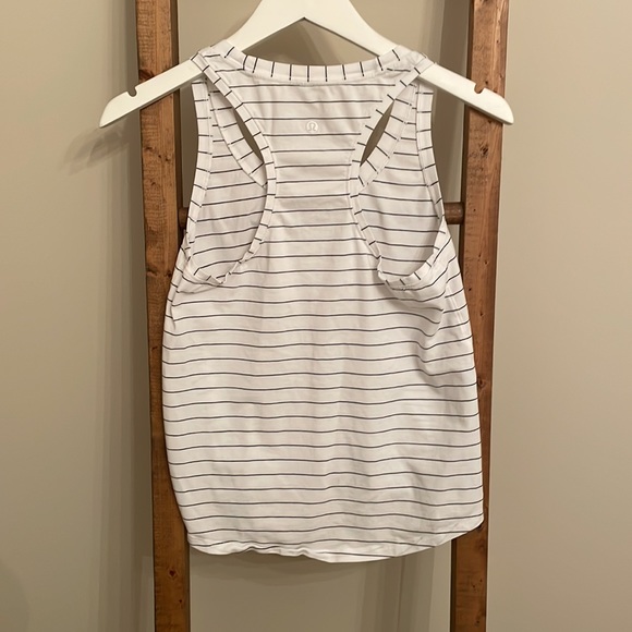 Lululemon Love Tank Top Size 4 - Picture 4 of 5